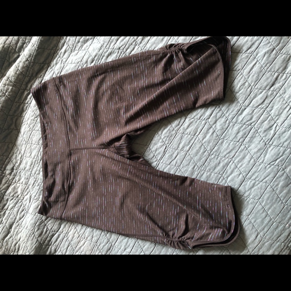 Zella “live in” slim fit knee shorts